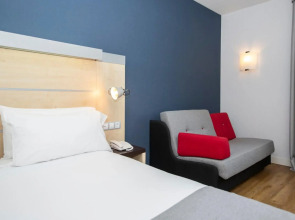 Holiday Inn Express Barcelona - Molins de Rei by IHG