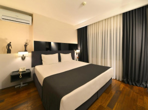 Nish Istanbul Suites & Hotel