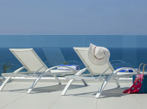 King Evelthon Beach Hotel & Resort