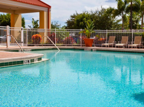 Holiday Inn Express & Suites Nearest Universal Orlando by IHG