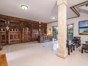 Puri Saron Hotel Madangan