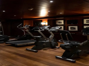 Plaza Tour Eiffel Hotel