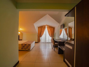 Sunshine Holiday Resort