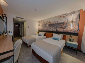 Best Western Plus Khan Hotel