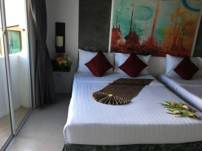 The Front Hotel and Apartment