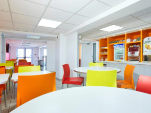 Premiere Classe Paris Ouest - Pont De Suresnes