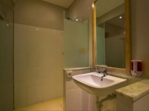 OYO 2854 COZY B&B Seminyak