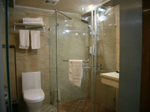 Shanghai Fish Inn Bund