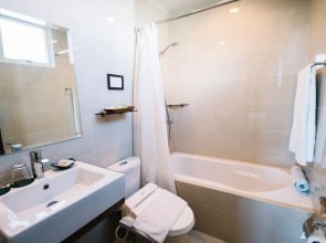 CSuites at 8 Newtown Residences