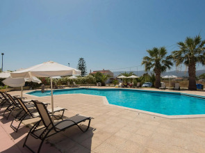 Leonidas Hotel and Studios