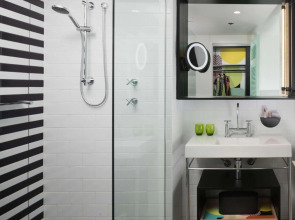 Loews Hollywood Hotel