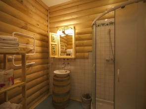 Отель «Шишки на Лампушке — Русская деревня»