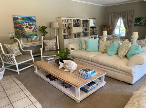 19th Hole Guest Lodge