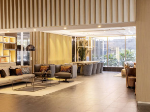 Отель ILUNION Barcelona