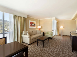 Embassy Suites Los Angeles - Glendale