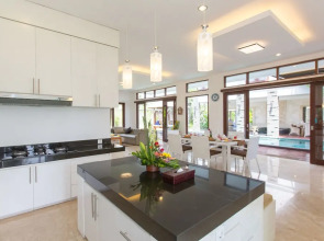 Club Corner Residence by Nagisa Bali