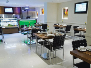 Phoenix Plaza Hotel Apartments