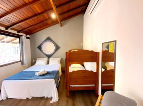 Bamboo Búzios Hostel