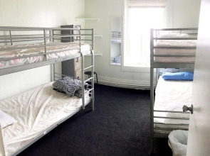 ITH Hermosa Beach Surf Hostel LAX