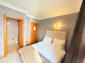 Lounge Boutique Hotel