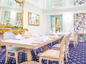 AX The Victoria Hotel