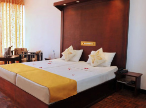 Golden Star Beach Hotel