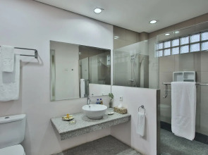 The Jayakarta Suite Komodo Flores