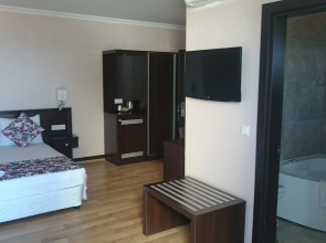 Sunshine Holiday Resort