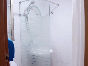 Ganderak Guesthouse - Hostel