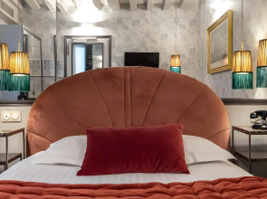 Dauphine Saint Germain Hotel