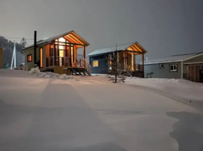 Черный домик