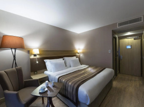 Exe Las Adelfas Hotel