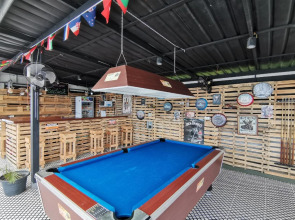 1715 House - White Rhino