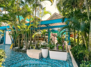 Cocoplum Beach Hotel