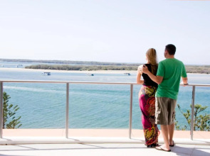 Silvershore Apartments on the Broadwater