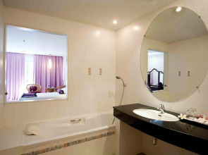 The Cha-am Methavalai Hotel