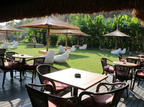 Manaspark Deluxe Hotel