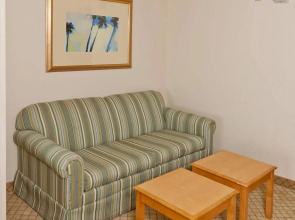 Holiday Inn Express & Suites Nearest Universal Orlando by IHG