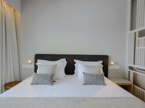 The Golden Coast Beach Hotel