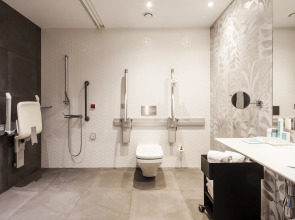 Отель ILUNION Atrium