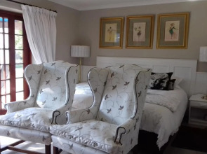 Mulligans Golf Lodge