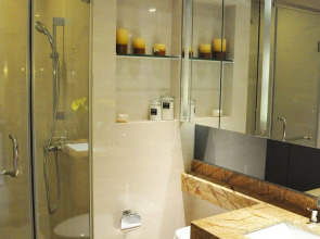 BaiHe International Apartment Hotel