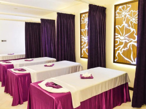 Holiday Beach Hotel Danang