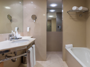 Отель Royal Savoy