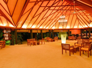 Adaaran Select Huduran Fushi