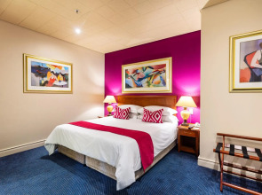 Cape Town Lodge Hotel