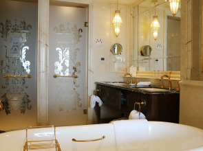 The Castle Hotel, a Luxury Collection Hotel, Dalian