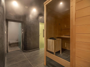 Glyfada Riviera Hotel