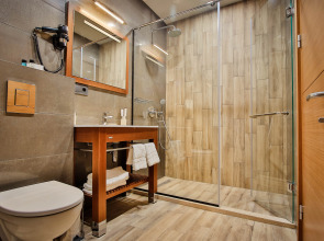 Амери Плаза