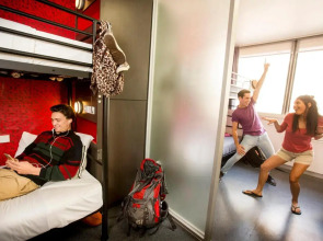 Space Hotel - Hostel